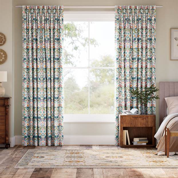 フォービドゥン・フルーツ ジュエル カーテン サムネイル写真